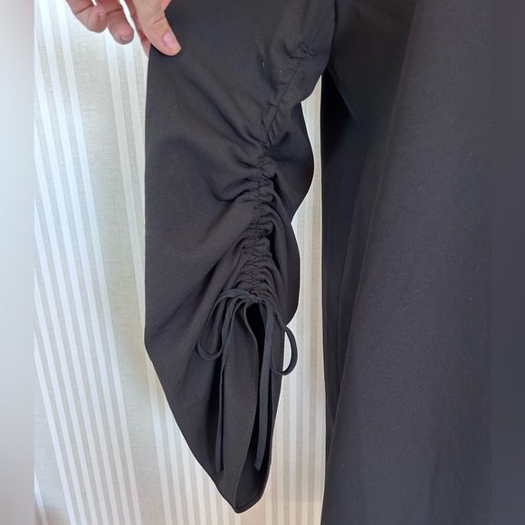 NWT Tibi Sculpted Sleeve Shift Dress in Black Women’s Size 12 $425 Retail - Picture 7 of 12